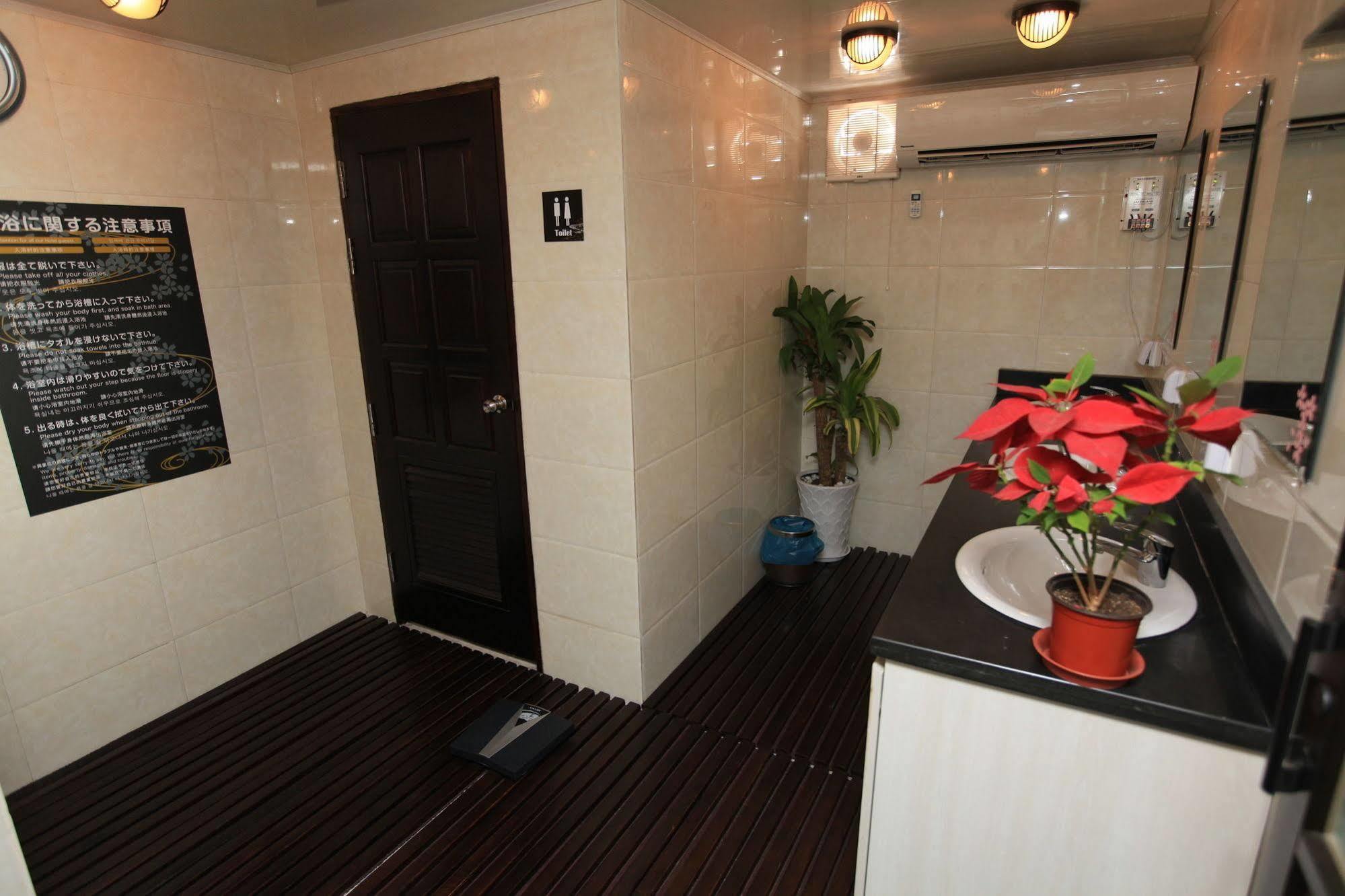 Super Hotel Rangun Zewnętrze zdjęcie